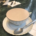 LE CAFE DE L'Officine Universelle Buly - 並々に注がれたカフェモカ