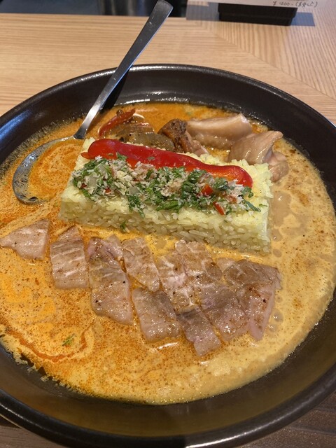 ウダーナ&シャーニカ>