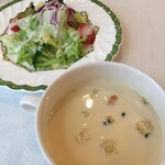ル・ブラン - サラダ、コーンスープ