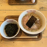 Shiawase Chuukasoba Shokudou Nikori - 背脂中華そば+有明産ばら海苔