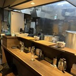 Kamodashi Chuukasoba Menya Yoshiki - 店内