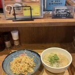 てんしとあくま - とんこつラーメンサービスセット ハーフラーメンに変更