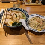 ラーメン山村 - 