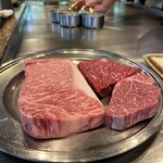 鉄板焼ステーキ 一ッ葉ミヤチク - ロースとヒレ、赤身。