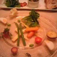 Le Petit Courageux - コースＡ（奥）の前菜ポークリエットとＢの野菜だけの前菜
