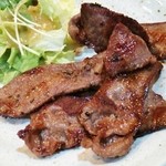 新世界 もつ鍋屋 - 牛タン塩焼き♪