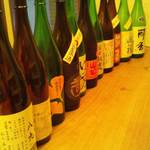 Asakura - 100種類以上揃う日本酒ラインナップ