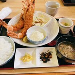 マルトモ水産 鮮魚市場 - 