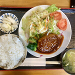 丸福 - ハンバーグ定食　¥930-(税込)