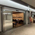 ヴィクトワール - 心斎橋駅直結のクリスタ長堀にお店はあります。