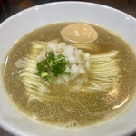 ヌードル＆スパイスカレー 今日の1番 - かけソバ　※(店主の計らいで燻製卵)