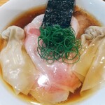 飯田商店 - 美しい醤油ラーメン