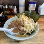 ラーメン壱六家 - ネギをドカンと和えたるで