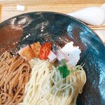 飯田商店 - 赤いのはドライトマト