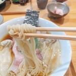 飯田商店 - 麺は細麺