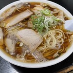 上海軒 - ラーメン大盛り　油入り