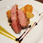 TRE VERDI - スペイン産栗豚肩ロースのグリル、別角度から！
