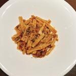 TRE VERDI - 黒毛和牛ミートソースのカザレッチェ、真上から！