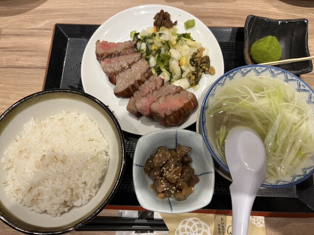 牛たん炭焼 利久 tekuteながまち店 - 長町（牛タン）の写真