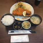 とんかつ たわら - ロースかつ定食