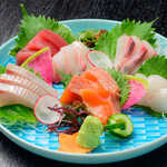 selection sashimi (2-3 servings) 18 pieces