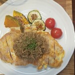 キッチン ブルー グローブ - 上から、大きいロースピカタ、デュクセル山盛り、ありがとうございます