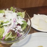 キッチン ブルー グローブ - サラダ、お新香のアップ