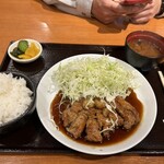 ガツ飯トンテキ食堂コロトン - 