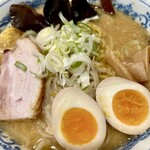 らーめん初代一国堂 - みそラーメン　たまご追加