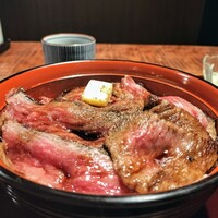 赤坂 津つ井 総本店 - バターをゆっくり溶かすとコクと香りが増してより美味しく頂けました！