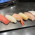 Mawaru Toyamawan Sushi Tama - おすすめ11貫盛り合わせ2,200円①