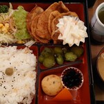 カフェ＆レストラン談話室 ニュートーキョー - 豚肉ロースの生姜焼き弁当