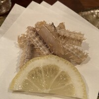 自家製粉石臼挽きうどん 青空blue 本店 - 鱧の骨の素揚げ