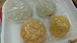Porutogaru - メロンパン色々買いました