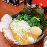 横浜家系らーめん 天王家 寒川総本店 - 天王ラーメン　海苔7枚　レン草　トッピング