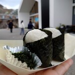 のりもも - 塩おにぎり(500円)(地中海バジルトッピング)