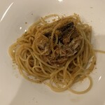 イタリアンレストラン レガーロ テッラ - 渡り蟹と椎茸とカラスミのスパゲティ