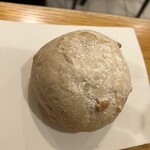 Italian Restaurant Regalo terra - 自家製胡桃パン