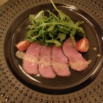 SCUGNIZZO! - 前菜／岩手山形村 短角経産牛の自家製ローストビーフ