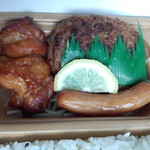 本家かまどや - ミックスグリル弁当　500円　<おかず部分拡大>