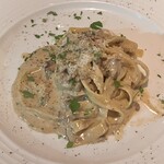 IL GENTILE - 波尔奇尼蘑菇与黑松露奶油酱宽面条 2,100日元