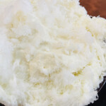 こひる庵 - その下にまた酒かすクリーム！あんの次にさっぱり酒かすクリームでうまくできた構成だ♡