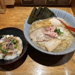 焼きあご塩らー麺 たかはし - 