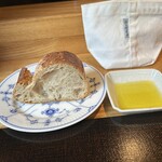 やまぐち - パンとオリーブオイル