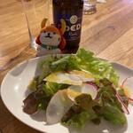 ピッツェリア ロッコ - COEDOビールとひこにゃんとサラダ