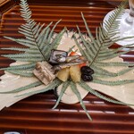 割烹 市川 - 田作り・黒豆・数の子・鯛の昆布締めなどお正月らしいラインナップ