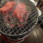 炭火焼肉ホルモン 桜道 - 厚切りタン育成中