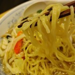 ぎょうざの満洲 - 麺リフト