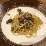 トラットリア ダ コヴィーノ - 舞茸とサルシッチャパスタ