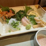 ゆう膳 - お刺身盛り合わせと肝ソース